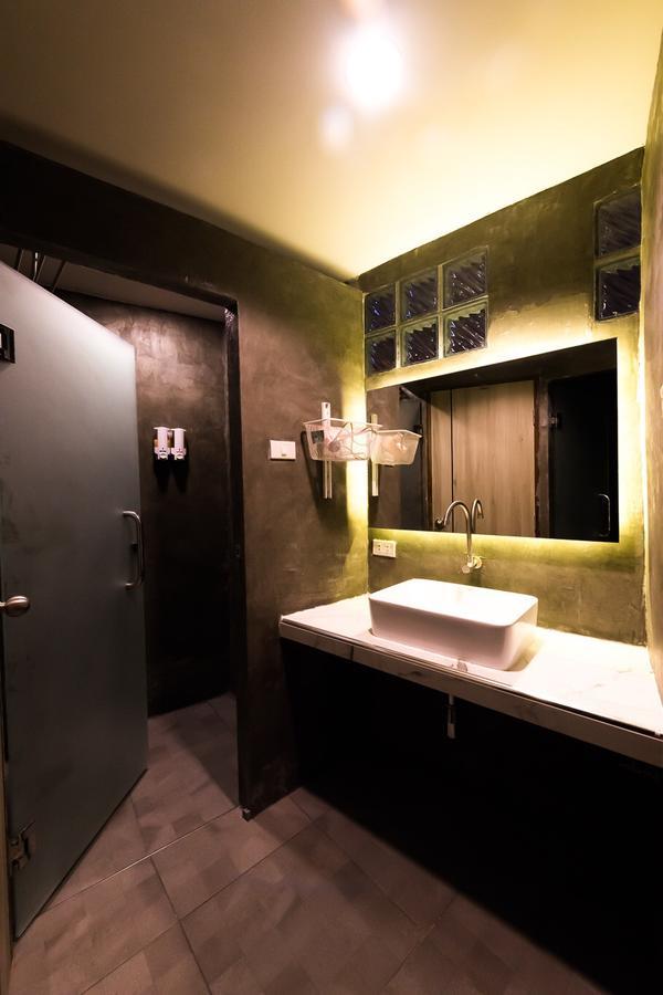 Luck Yimm Hostel (Adults Only) Bangkok Exterior foto
