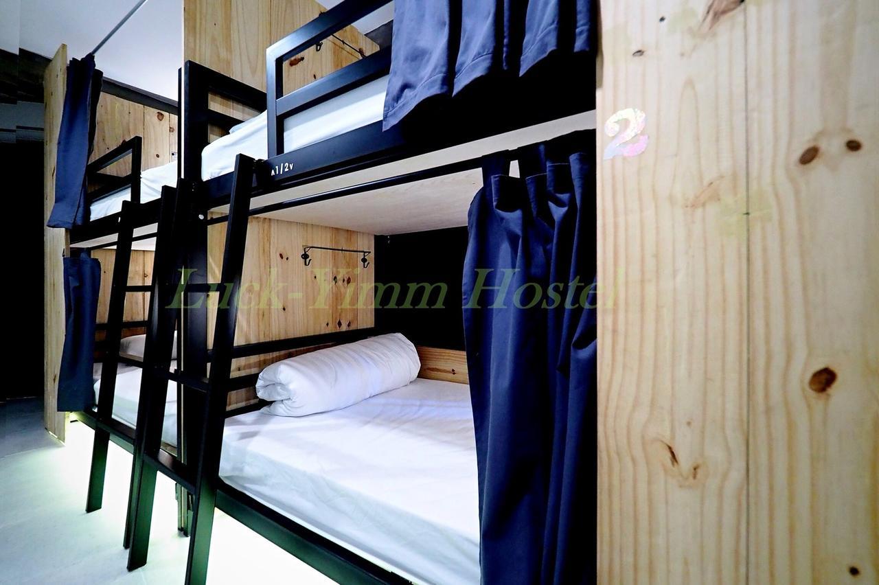 Luck Yimm Hostel (Adults Only) Bangkok Exterior foto