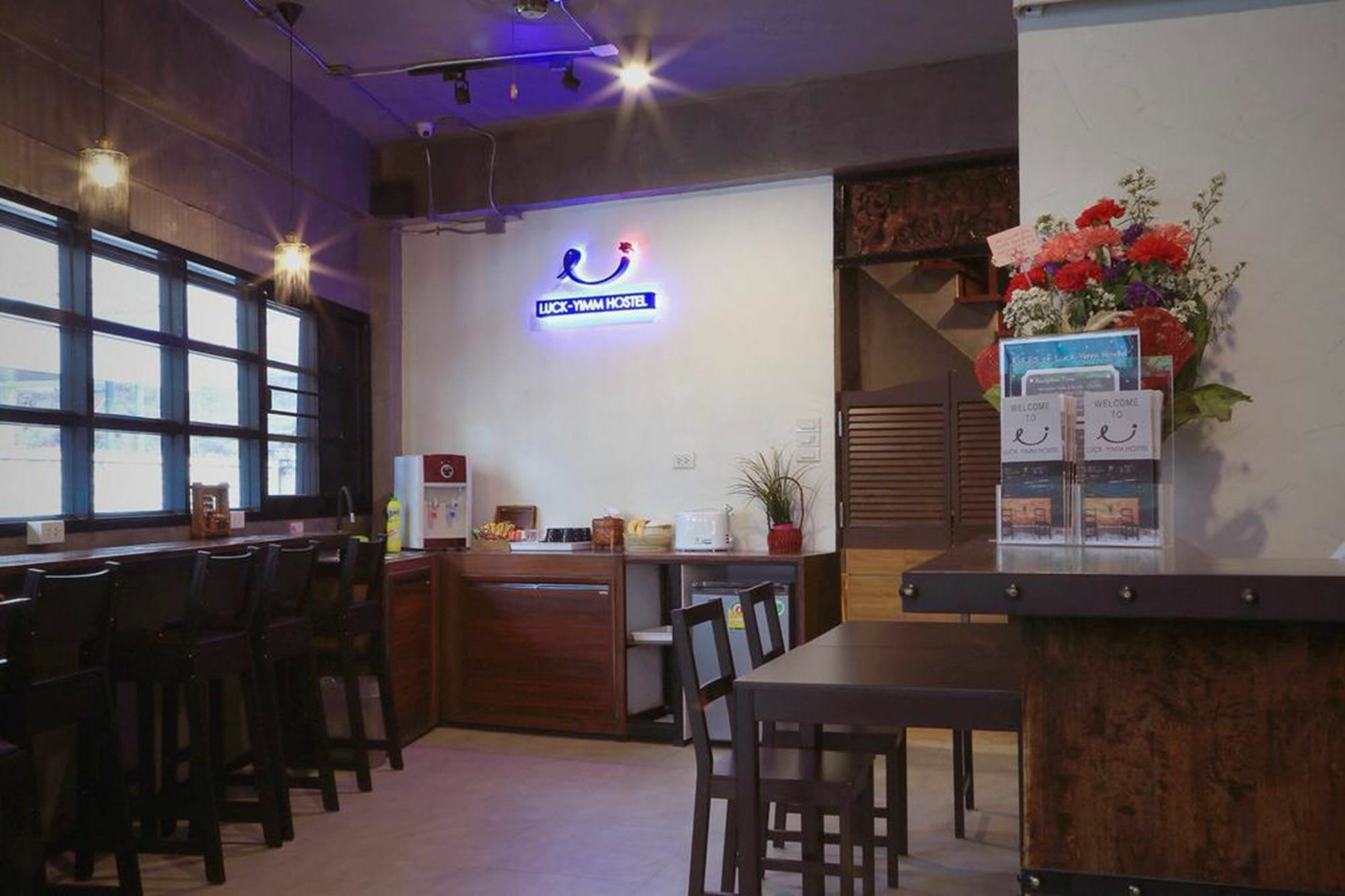 Luck Yimm Hostel (Adults Only) Bangkok Exterior foto